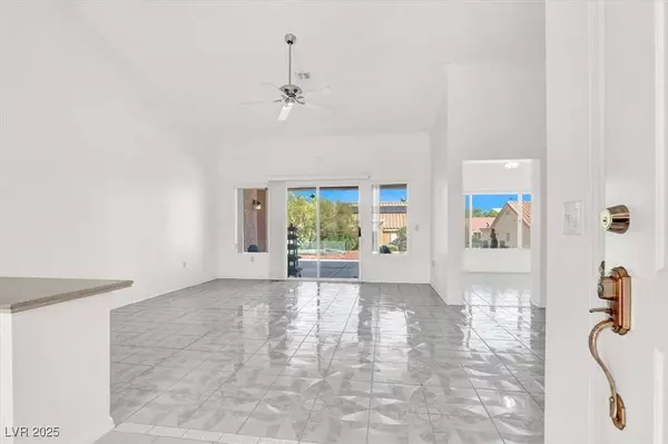 2504 Sunup DR, Las Vegas, NV 89134