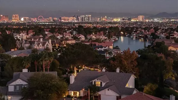 2940 Crystal Bay DR, Las Vegas, NV 89117