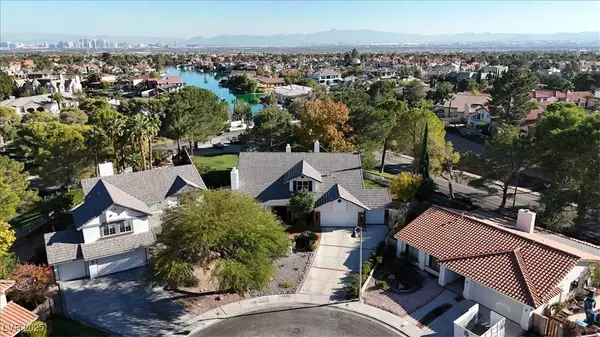 2940 Crystal Bay DR, Las Vegas, NV 89117