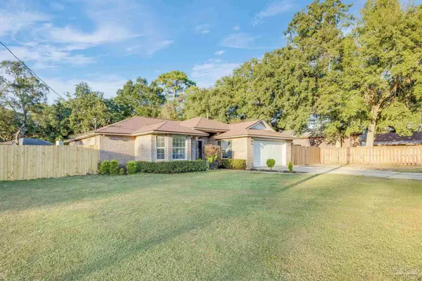 2000 Silverado Rd, Pensacola, FL 32506