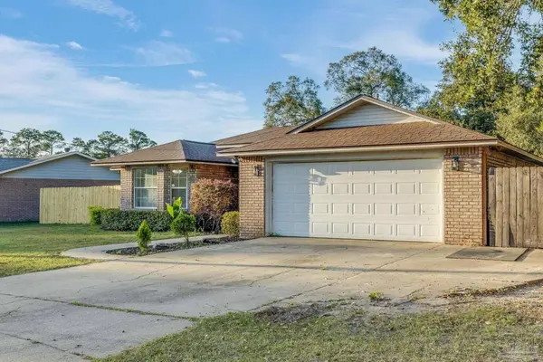 2000 Silverado Rd, Pensacola, FL 32506