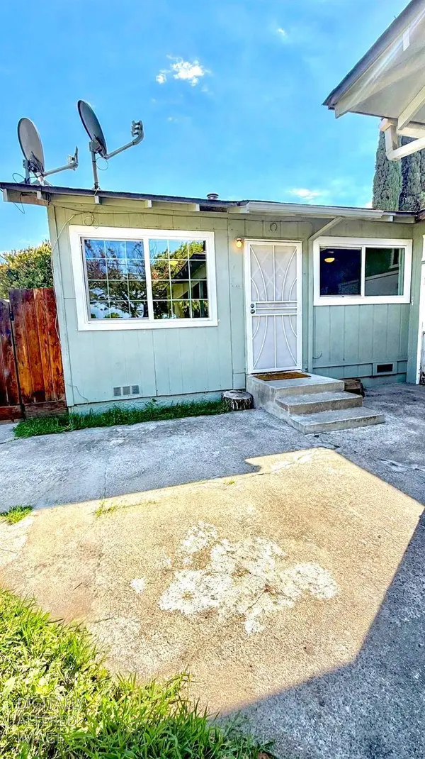 1906 Rose AVE, Modesto, CA 95355