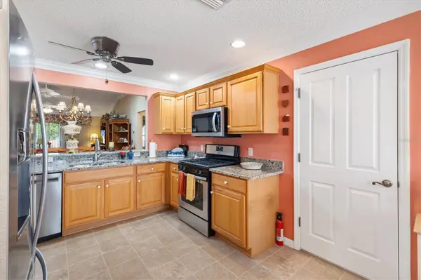 1884 POPPY CIR, The Villages, FL 32162