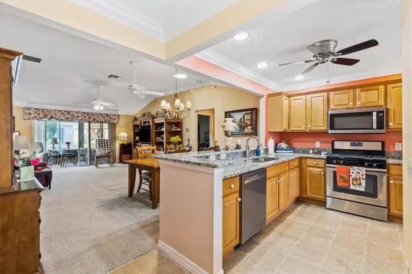 1884 POPPY CIR, The Villages, FL 32162