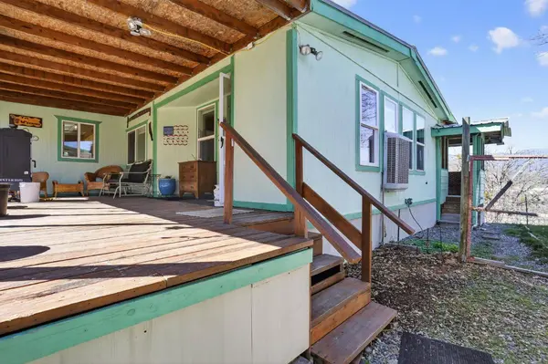 332 Arroyo DR, Yreka, CA 96097