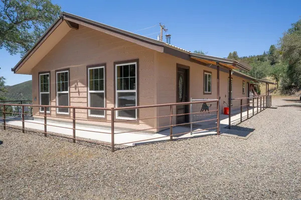 20505 Coalinga RD, Paicines, CA 95043
