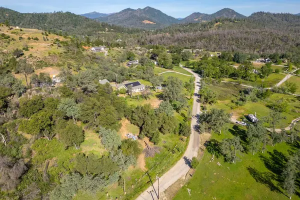 7467 Sunrise DR, Redding, CA 96003