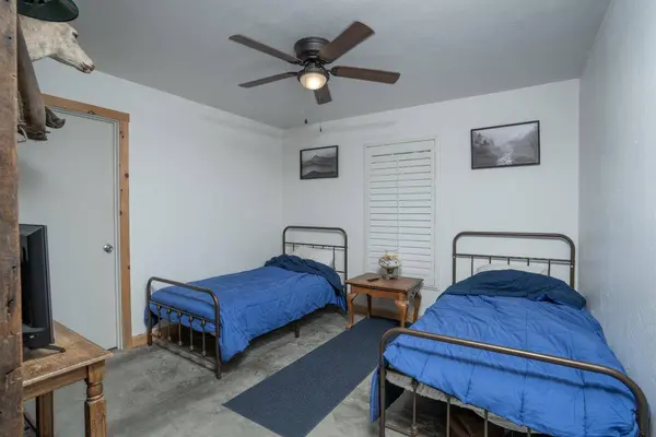 20505 Coalinga RD, Paicines, CA 95043