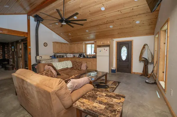20505 Coalinga RD, Paicines, CA 95043