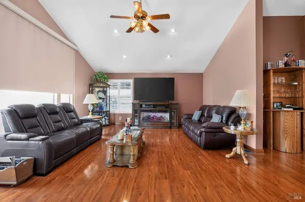 7047 Panoramic DR, Lucerne, CA 95458