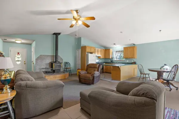 4930 Papya RD, Forest Ranch, CA 95942