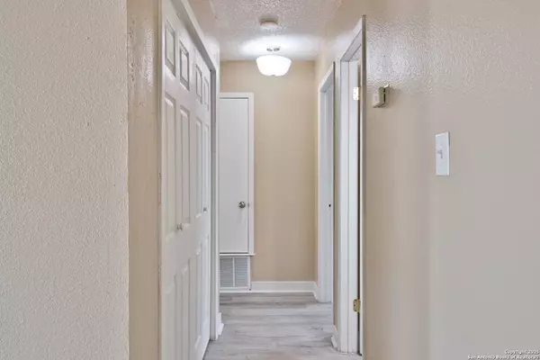 3302 Showboat, San Antonio, TX 78223