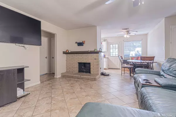 5842 Cliff Walk, San Antonio, TX 78250