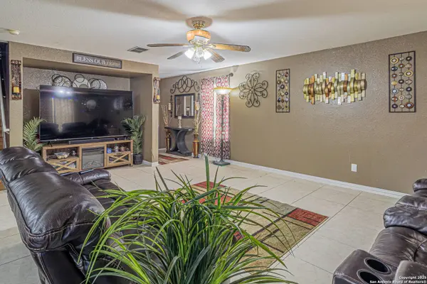 8910 Rhoda, San Antonio, TX 78224