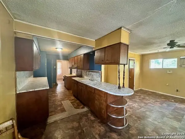 2530 Woodlawn, San Antonio, TX 78228