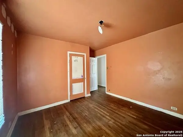 2530 Woodlawn, San Antonio, TX 78228