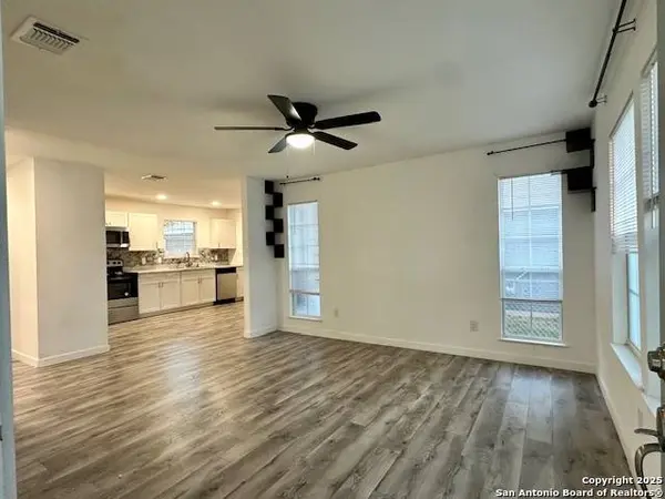 924 Allende, Seguin, TX 78155