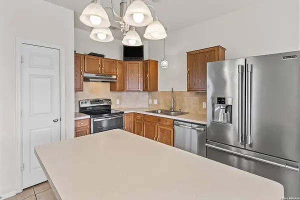 14219 Rosy Finch, San Antonio, TX 78233