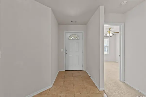 14219 Rosy Finch, San Antonio, TX 78233