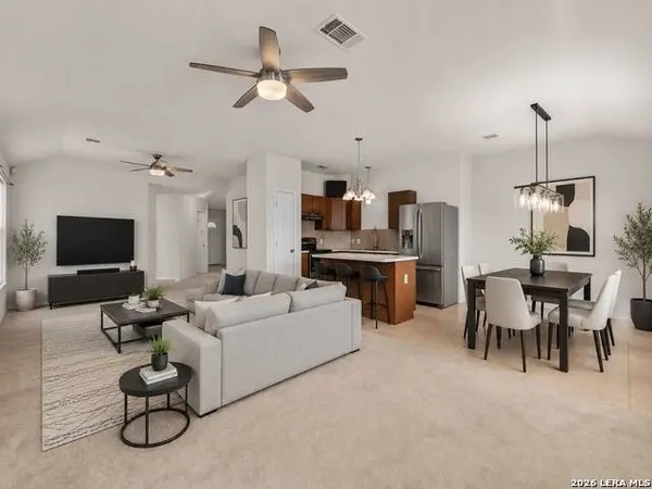 14219 Rosy Finch, San Antonio, TX 78233
