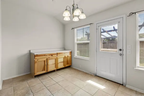 14219 Rosy Finch, San Antonio, TX 78233