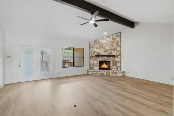 28007 ROCKY HOLW, San Antonio, TX 78258