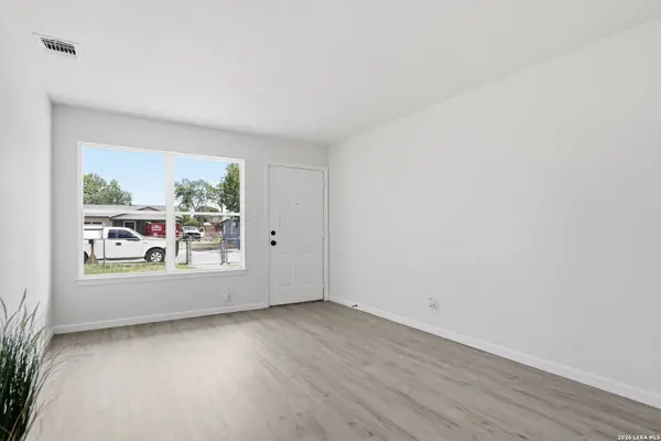 123 CHADWICK DR, San Antonio, TX 78227