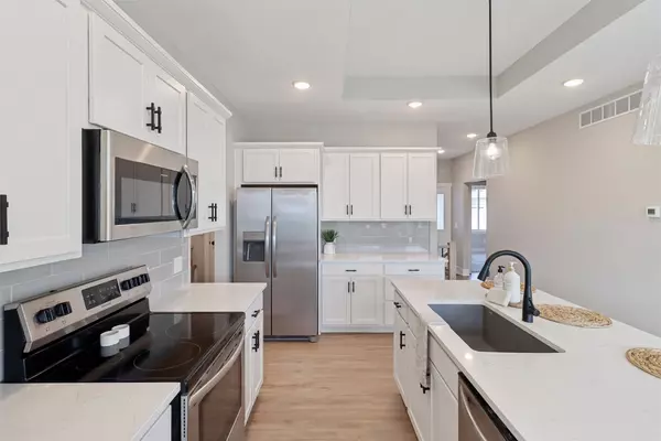 520 Meadows Court, Polk City, IA 50226