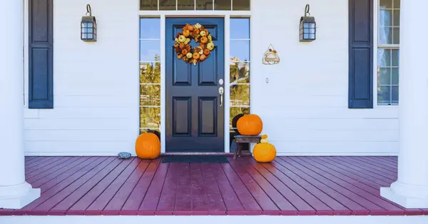 Selling Your Knoxville Home in October: What Buyers Notice First