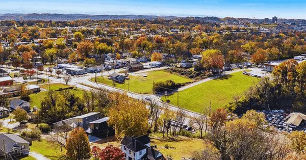 Thinking About Selling Your Knoxville Home This Fall? Here’s What Knoxville Homeowners Should Know