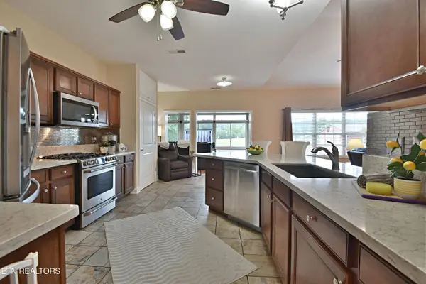 5675 Autumn Creek DR, Knoxville, TN 37924