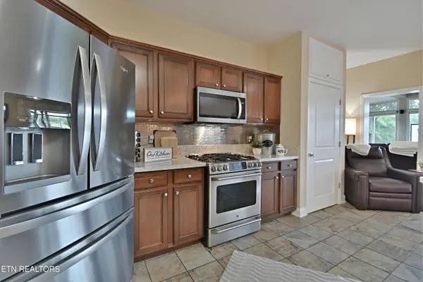 5675 Autumn Creek DR, Knoxville, TN 37924