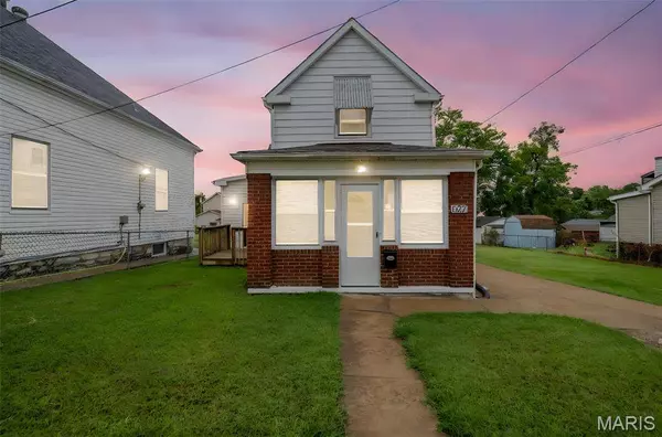 527 Hoffmeister AVE, Unincorporated, MO 63125