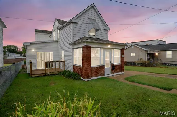 527 Hoffmeister AVE, Unincorporated, MO 63125