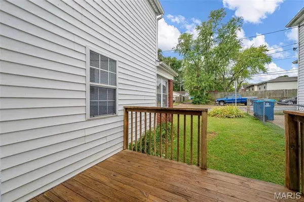 527 Hoffmeister AVE, Unincorporated, MO 63125