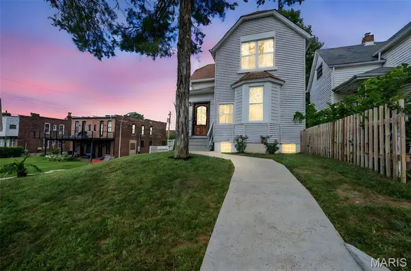 5123 Wicklow PL, St Louis, MO 63111