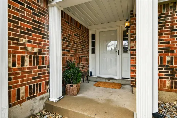 13305 Woodlake Village CT, Chesterfield, MO 63141