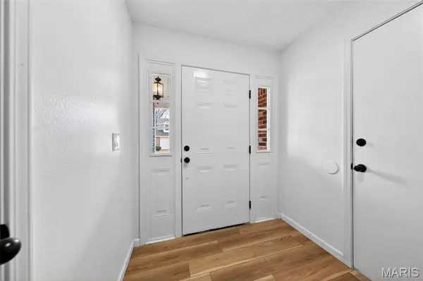 13305 Woodlake Village CT, Chesterfield, MO 63141