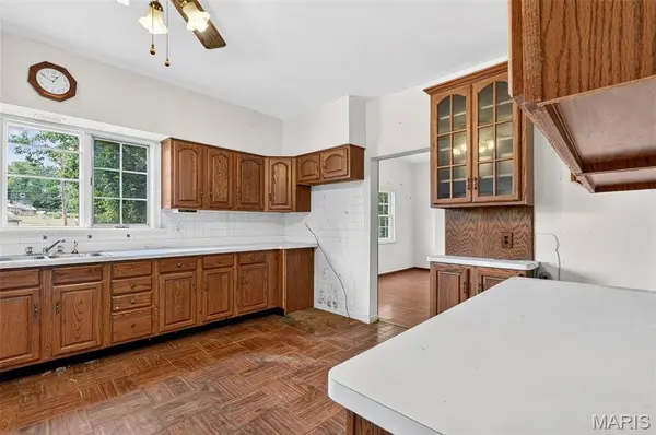 446 Sappington Barracks RD, Unincorporated, MO 63125