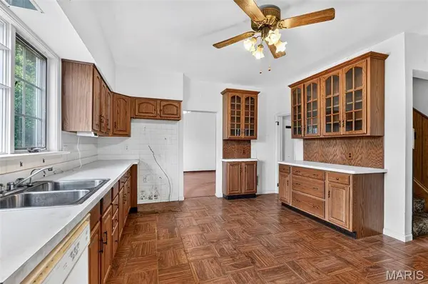 446 Sappington Barracks RD, Unincorporated, MO 63125