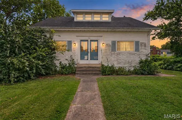 446 Sappington Barracks RD, Unincorporated, MO 63125
