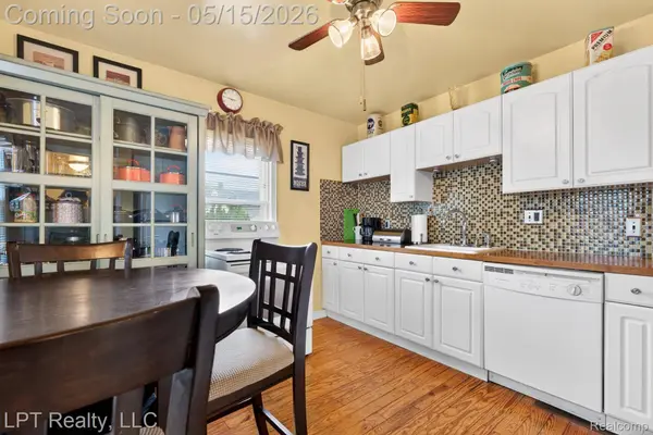 23059 Audette ST, Dearborn, MI 48124