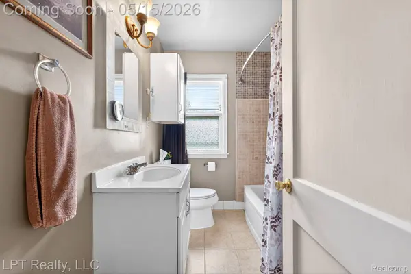 23059 Audette ST, Dearborn, MI 48124
