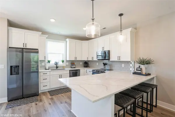 910 Ledgestone Court, Polk City, IA 50226