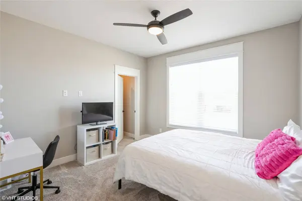 910 Ledgestone Court, Polk City, IA 50226