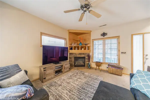 2005 SW 35th Street #302, Ankeny, IA 50023