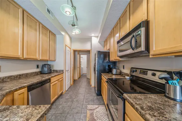 2005 SW 35th Street #302, Ankeny, IA 50023