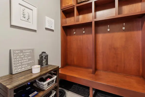 1825 Falcon Drive, Polk City, IA 50226