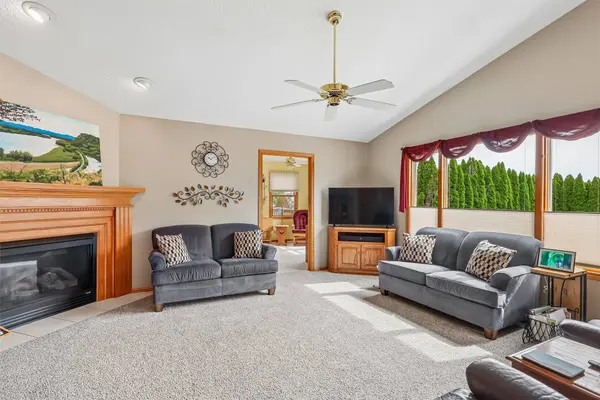 215 SE Lowell Drive, Ankeny, IA 50021