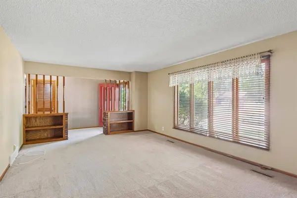 1546 W 4th Street, Pella, IA 50219